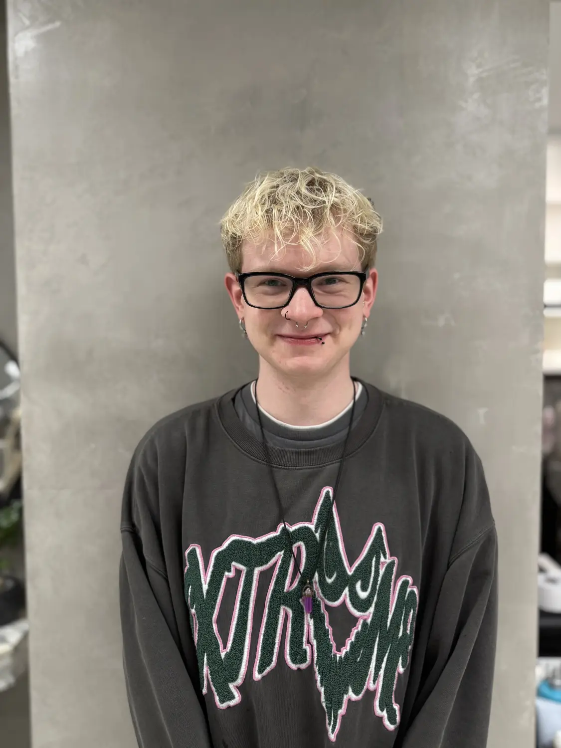 Hairfashion by Edmond - Haarschnitt und Styling - Leon